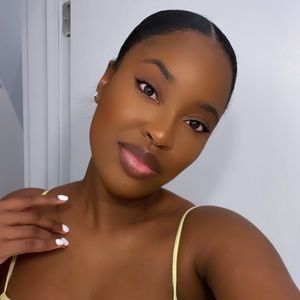 Meet your Posher, Donnika